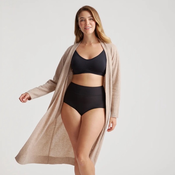 COPY - Seamless low impact Nursing and pumping sports bra - Picture 2 of 3